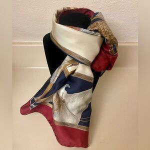 HUNTING WORLD Silk Large 88cm Scarf
Horse Pattern